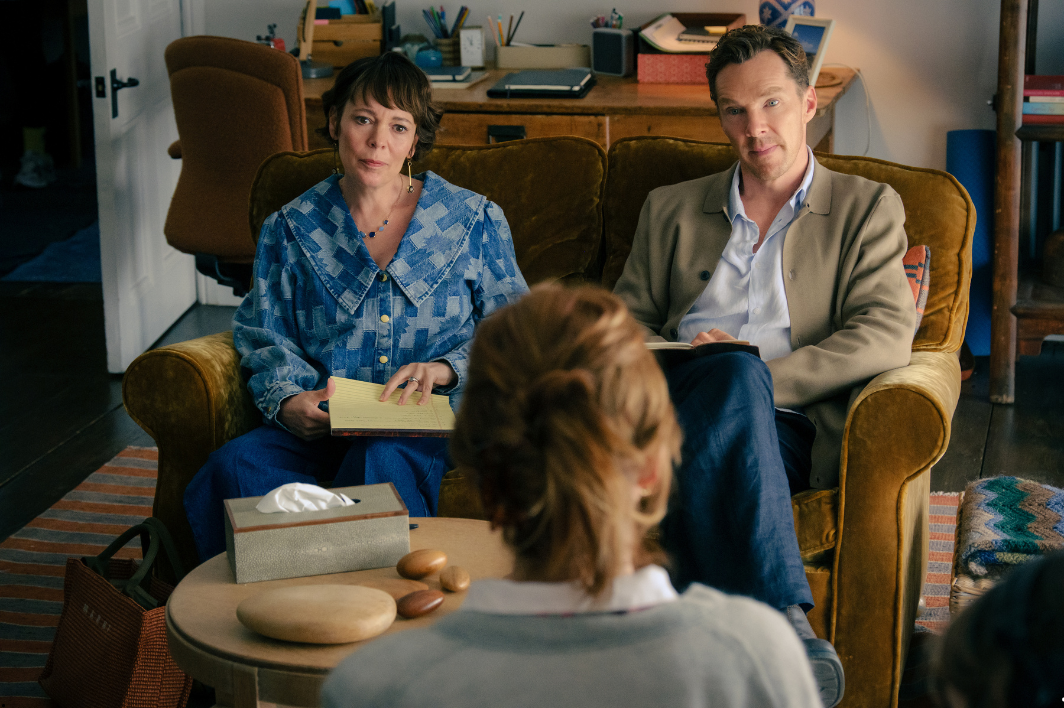 Imagem promocional de Os Roses: Até Que a Morte os Separe 📸 © 2025 Disney / Searchlight Pictures – Divulgação oficial para imprensa